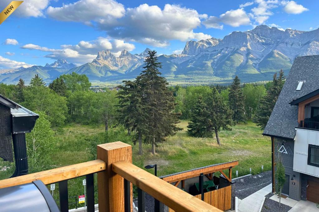 Golden Escape 2 Bdrm Mountain Views - Managed By Little Sister Getaways Apartment